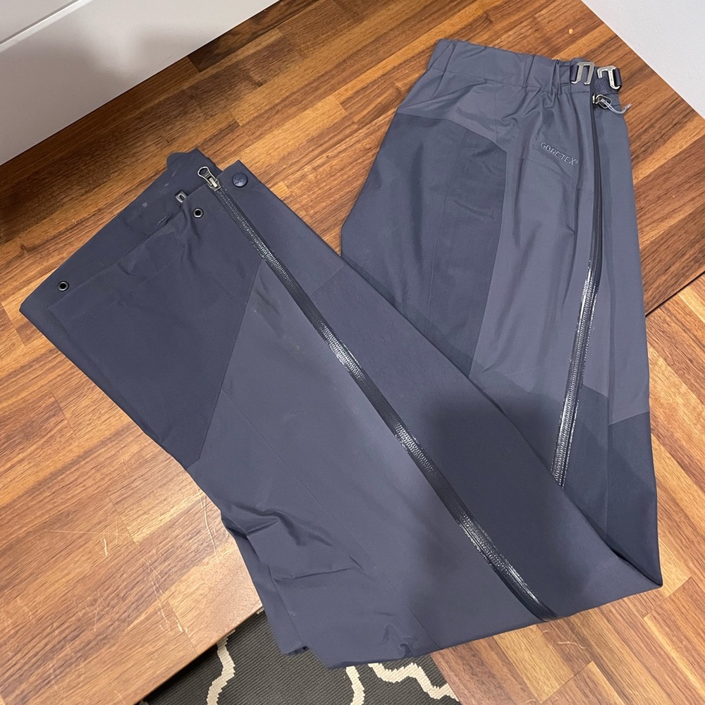 !!SOLD!! Arcteryx Alpha Shell Pant Women’s Goretex Grey Small - Picture 1 of 9